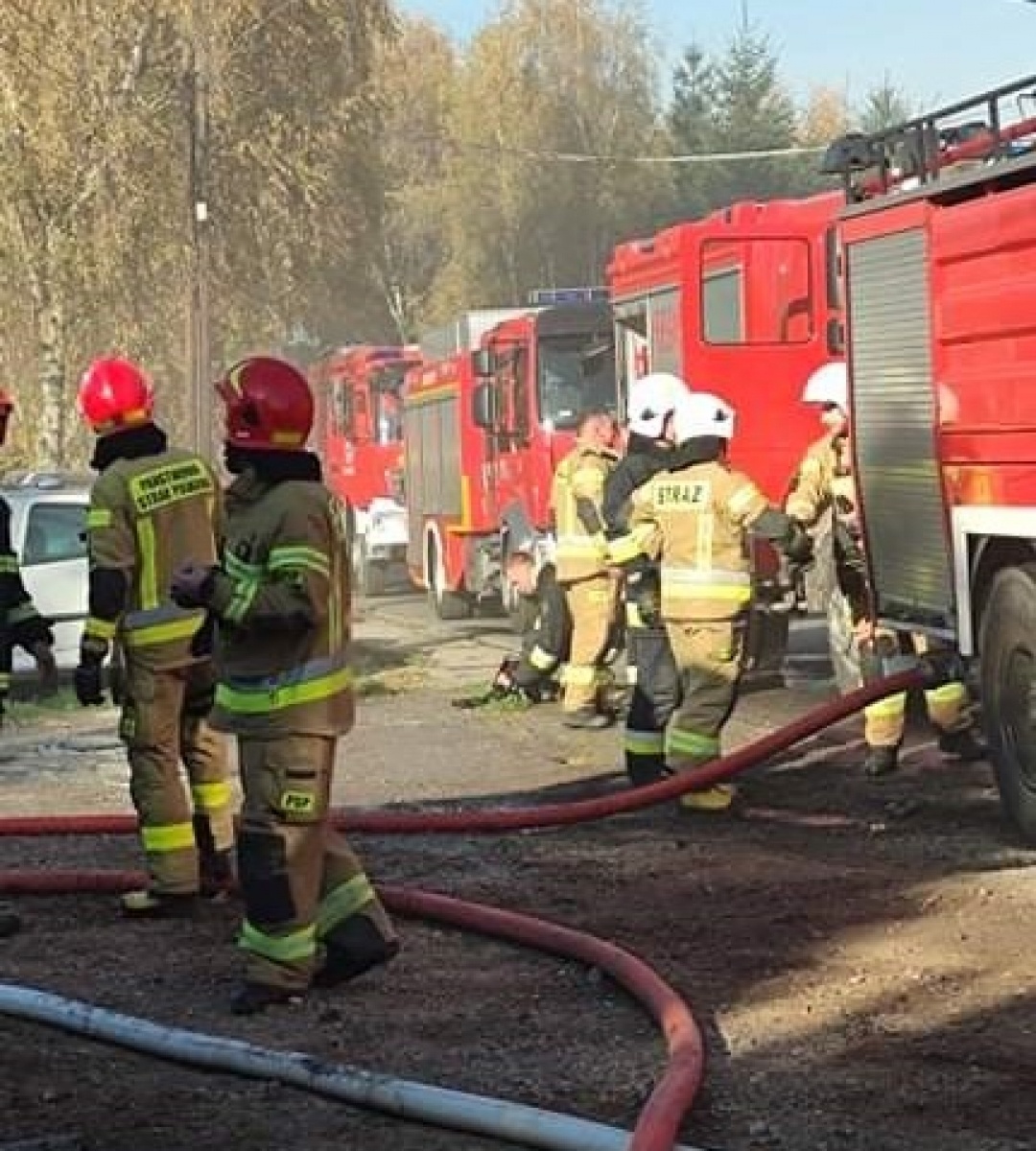 Zdjęcie w galerii na portalu naszwodzislaw.com: Pożar hali w Turzy Śląskiej [FOTO] wiadomości z regionu