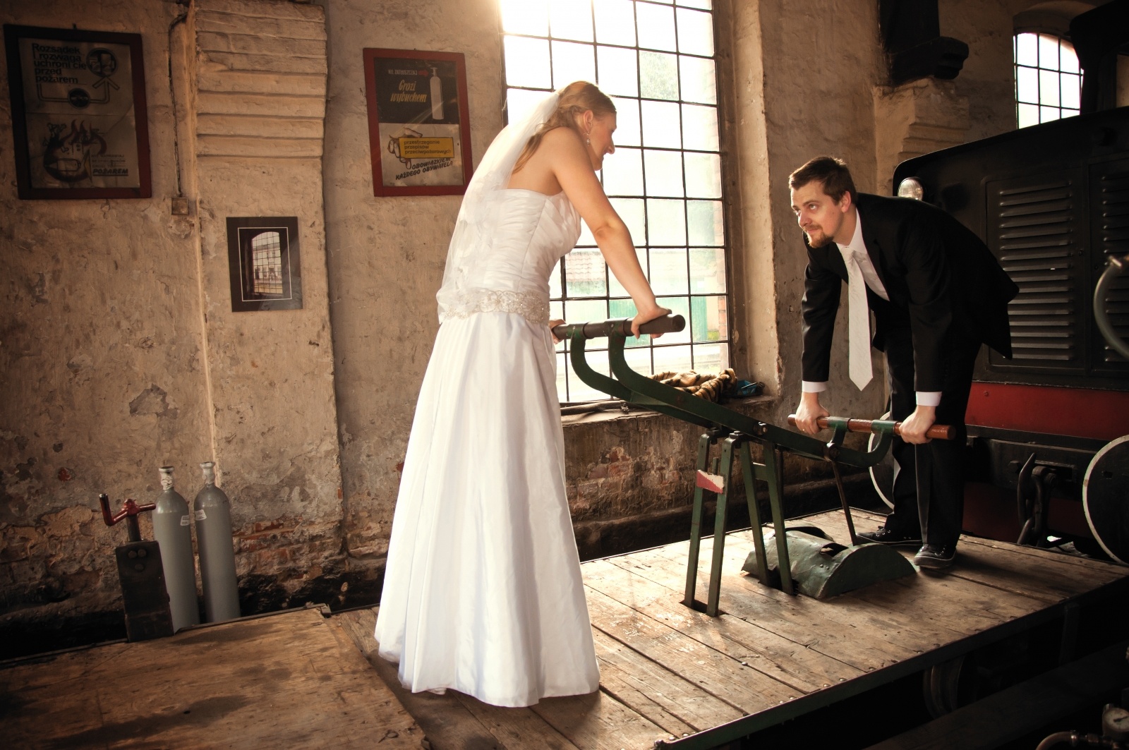 Zdjęcie w galerii na portalu naszwodzislaw.com: Przyłapany na malowaniu graffiti wiadomości z regionu