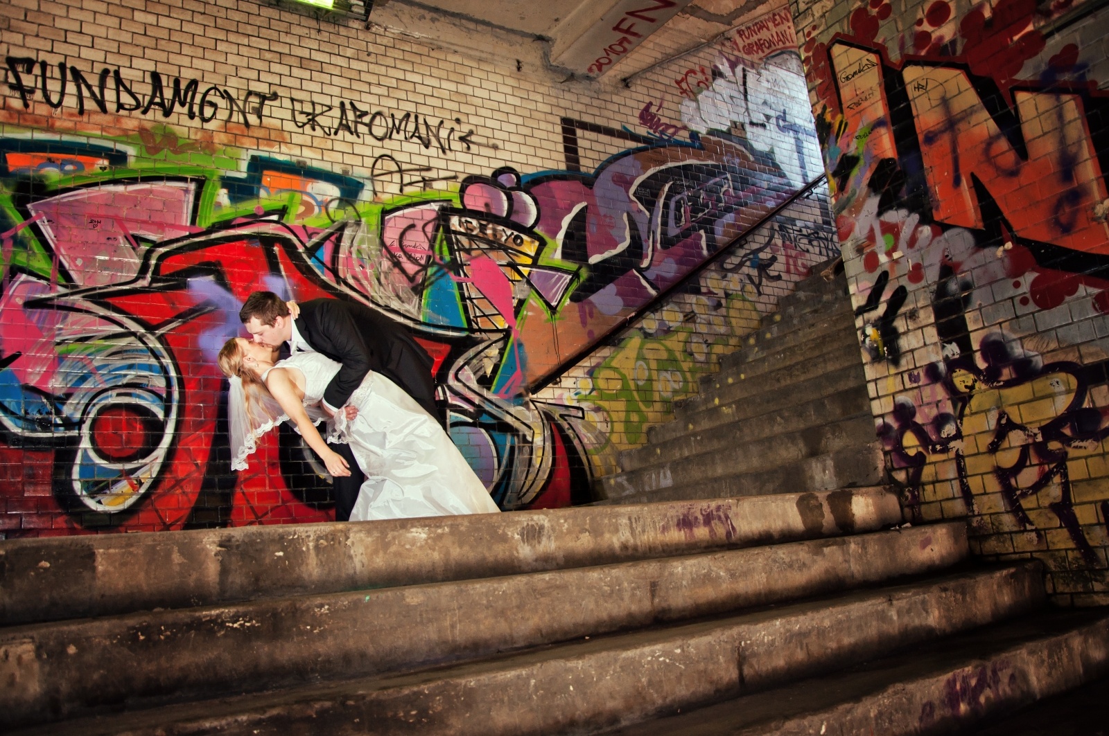 Zdjęcie w galerii na portalu naszwodzislaw.com: Przyłapany na malowaniu graffiti wiadomości z regionu