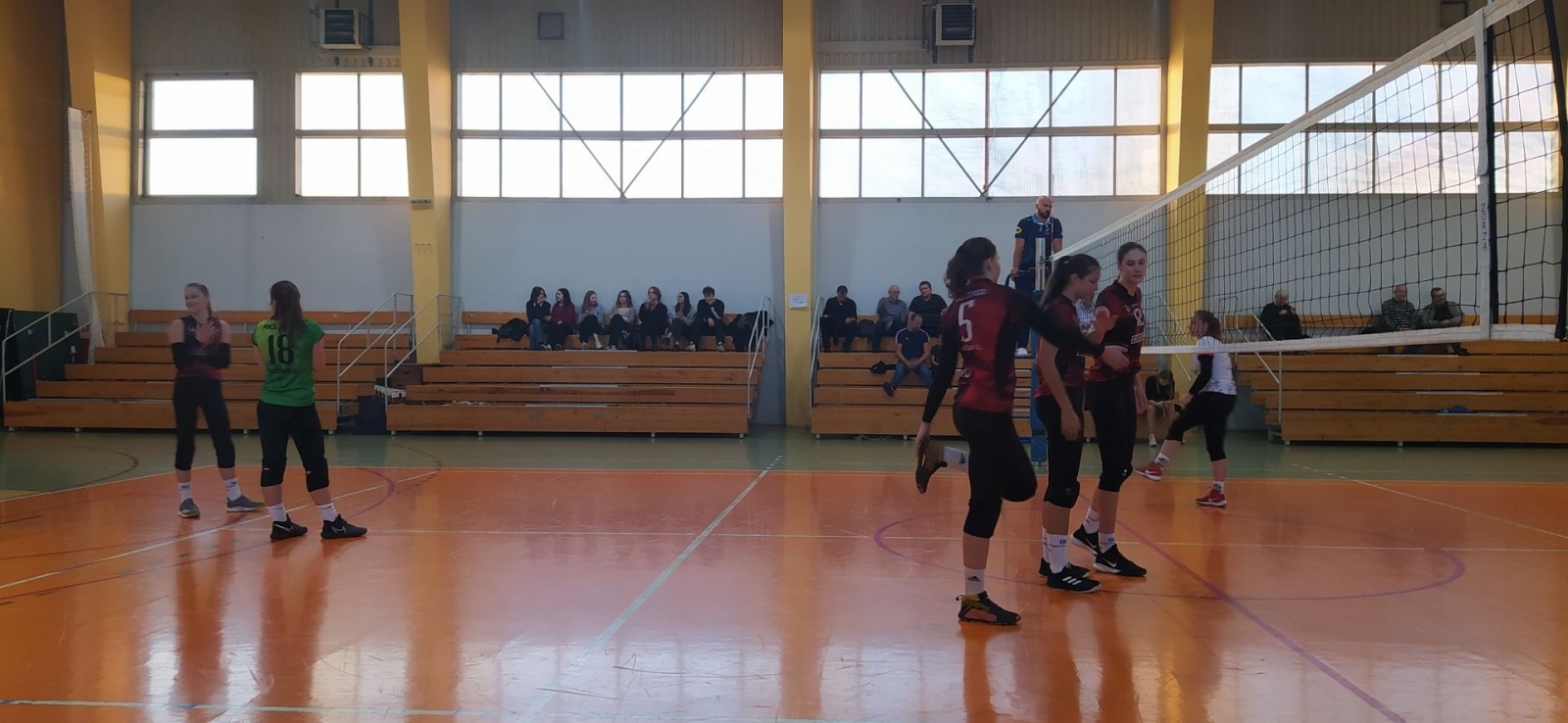 Zdjęcie w galerii na portalu naszwodzislaw.com: Siatkarki wodzisławskiej Zorzy w gazie wiadomości z regionu