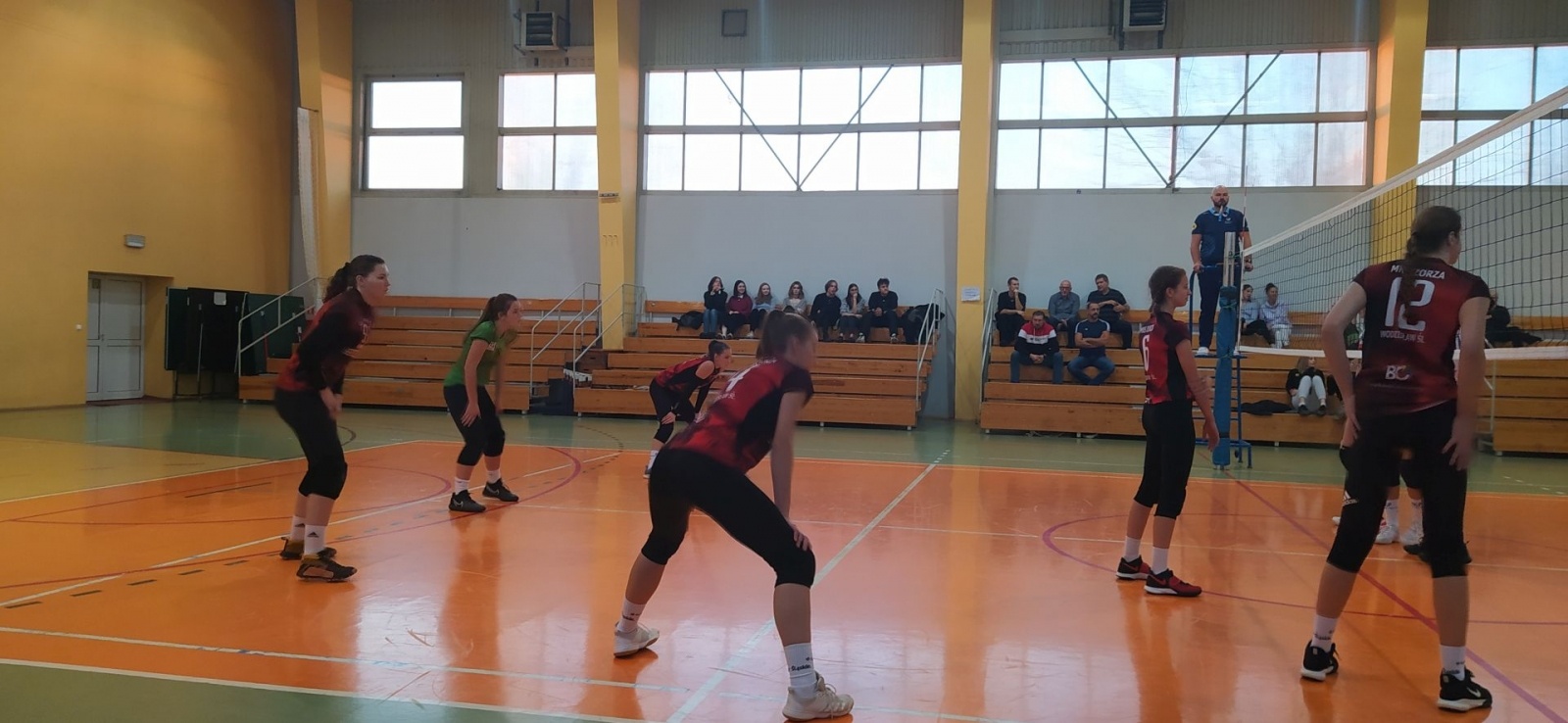 Zdjęcie w galerii na portalu naszwodzislaw.com: Siatkarki wodzisławskiej Zorzy w gazie wiadomości z regionu