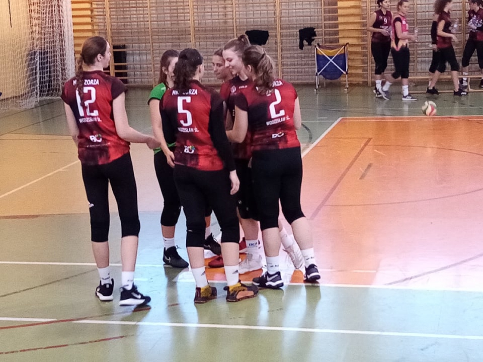 Zdjęcie w galerii na portalu naszwodzislaw.com: Siatkarki wodzisławskiej Zorzy w gazie wiadomości z regionu