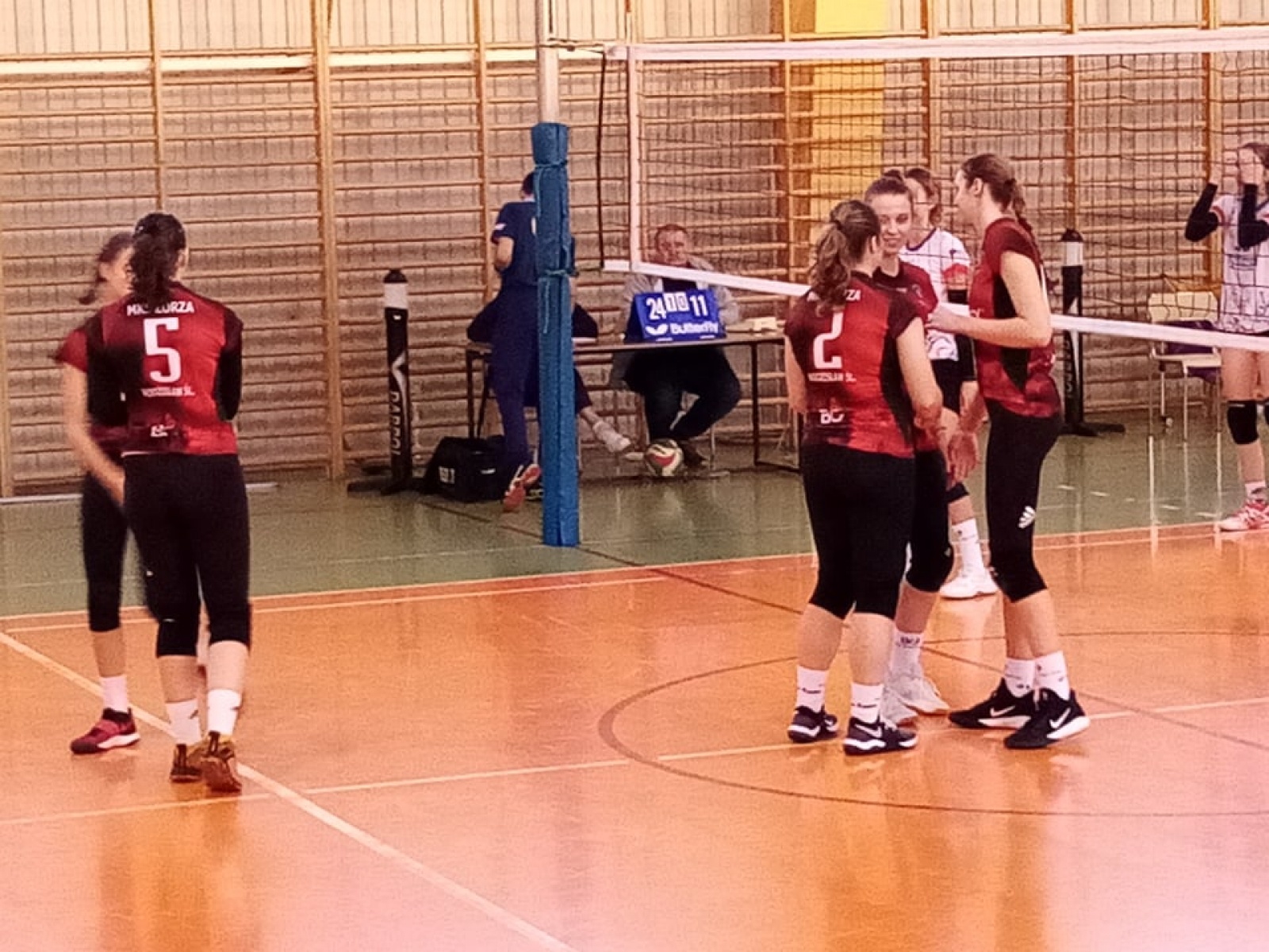 Zdjęcie w galerii na portalu naszwodzislaw.com: Siatkarki wodzisławskiej Zorzy w gazie wiadomości z regionu