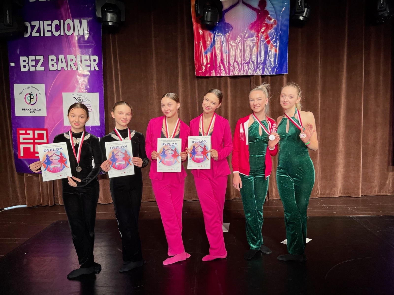 Zdjęcie w galerii na portalu naszwodzislaw.com: Zespoły z WCK nagrodzone na zawodach tanecznych wiadomości z regionu