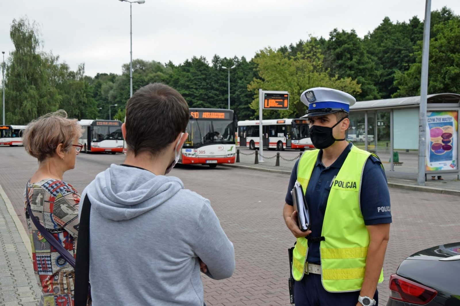 Zdjęcie w galerii na portalu naszwodzislaw.com: Policyjne kontrole w autobusach MZK wiadomości z regionu