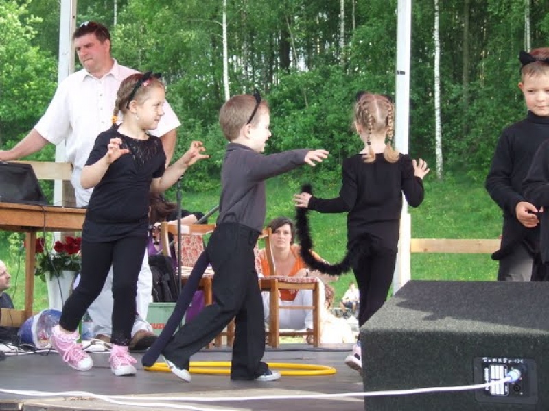 Zdjęcie w galerii na portalu naszwodzislaw.com: Mama, tata i ja - festyn w Zawadzie wiadomości z regionu