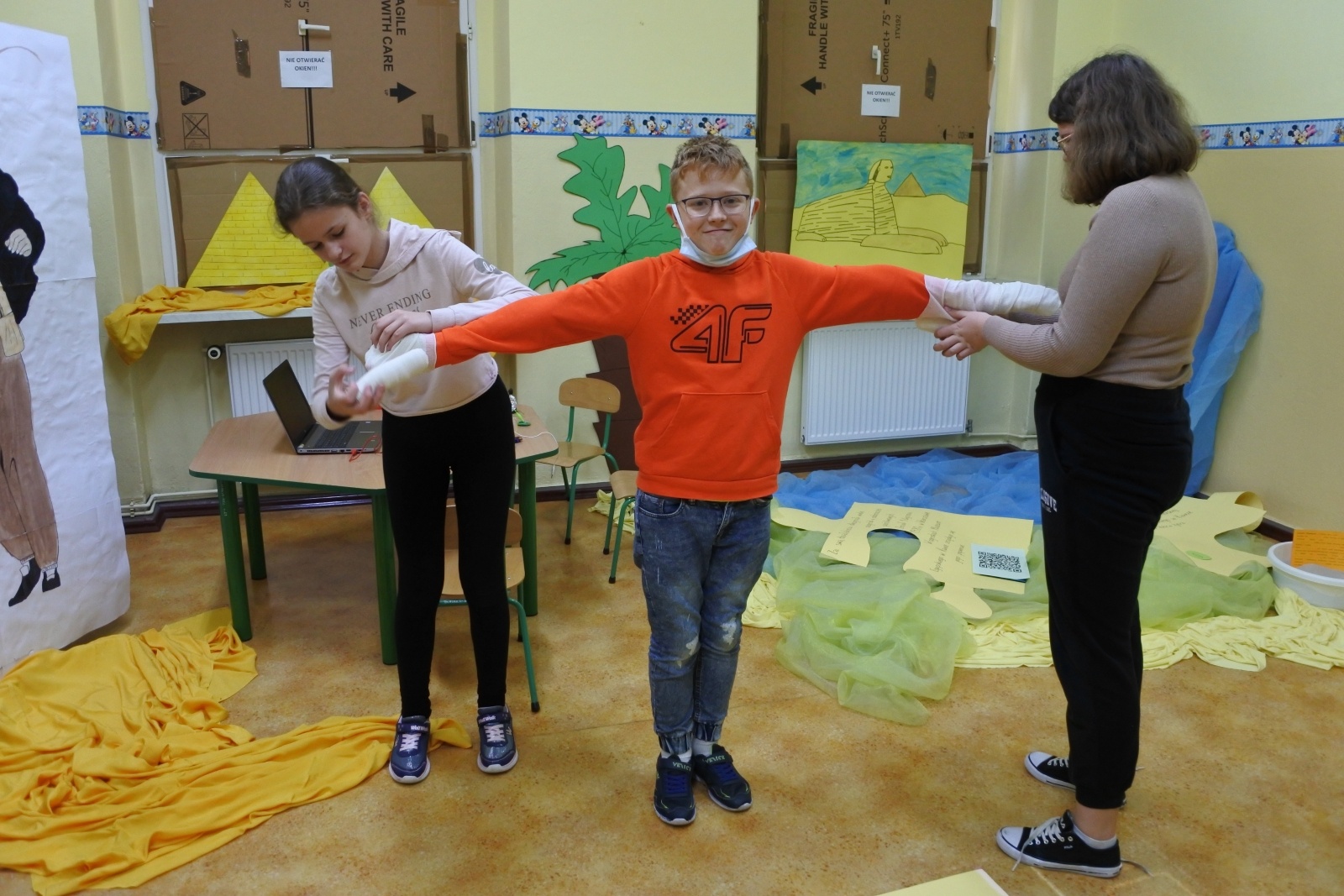 Zdjęcie w galerii na portalu naszwodzislaw.com: Uczniowie pszowskiej SP 1 śladami polskiego Indiany Jonesa wiadomości z regionu