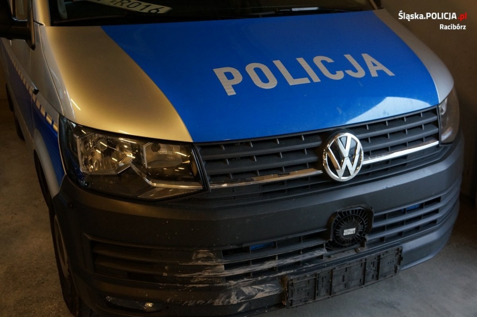 Zdjęcie w galerii na portalu naszwodzislaw.com: Policjanci z Raciborza strzelali w stronę uciekającego kierowcy seata. Mężczyzna jest ranny! wiadomości z regionu