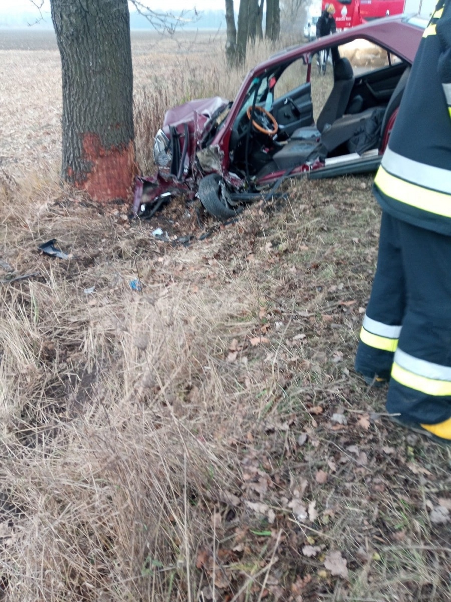 Zdjęcie w galerii na portalu naszwodzislaw.com: Mercedes i audi zderzyły się na trasie Buków-Syrynia wiadomości z regionu