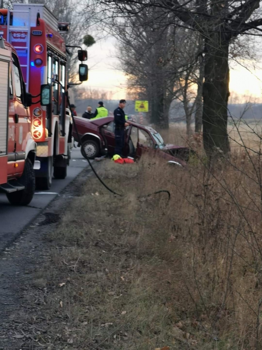 Zdjęcie w galerii na portalu naszwodzislaw.com: Mercedes i audi zderzyły się na trasie Buków-Syrynia wiadomości z regionu