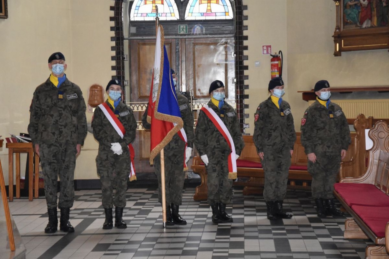 Zdjęcie w galerii na portalu naszwodzislaw.com: Klasy mundurowe z Rydułtów ślubowały [FOTO] wiadomości z regionu