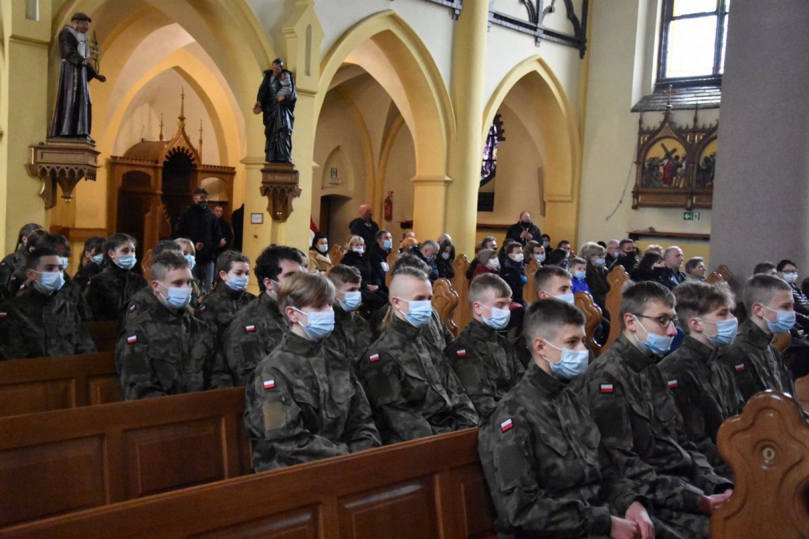 Zdjęcie w galerii na portalu naszwodzislaw.com: Klasy mundurowe z Rydułtów ślubowały [FOTO] wiadomości z regionu