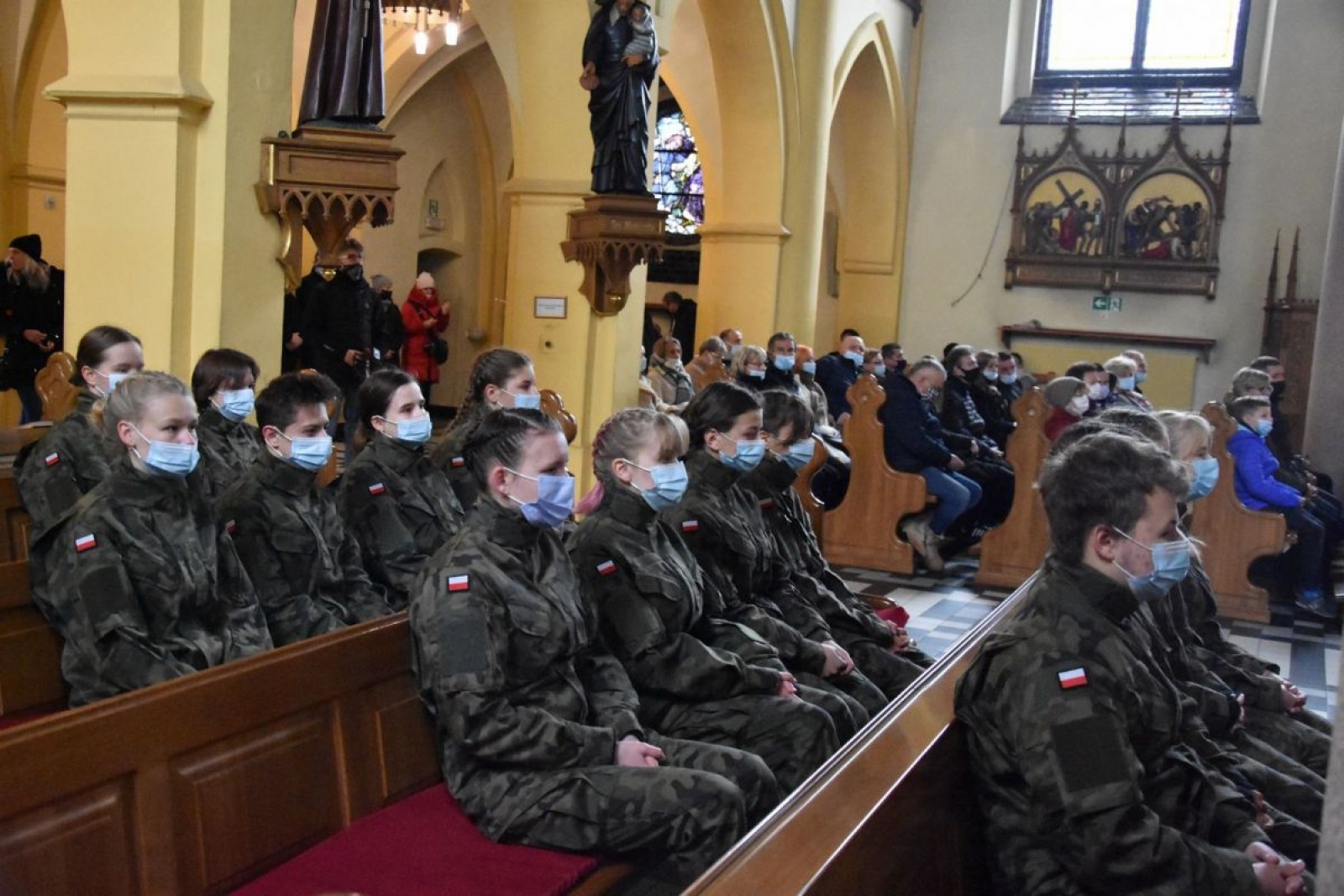 Zdjęcie w galerii na portalu naszwodzislaw.com: Klasy mundurowe z Rydułtów ślubowały [FOTO] wiadomości z regionu