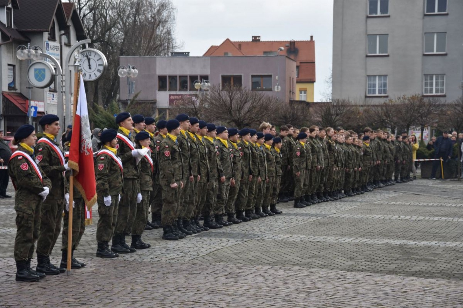 Zdjęcie w galerii na portalu naszwodzislaw.com: Klasy mundurowe z Rydułtów ślubowały [FOTO] wiadomości z regionu