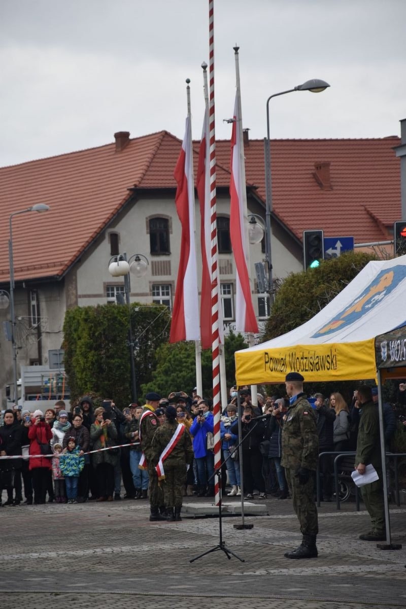 Zdjęcie w galerii na portalu naszwodzislaw.com: Klasy mundurowe z Rydułtów ślubowały [FOTO] wiadomości z regionu