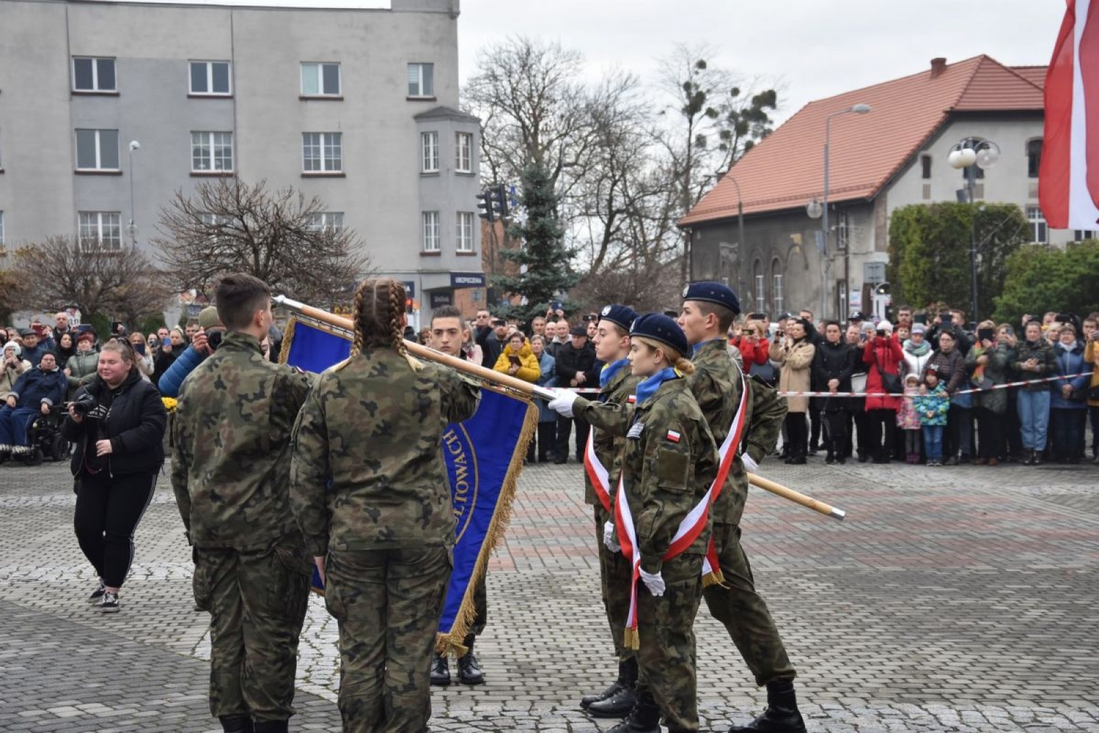 Zdjęcie w galerii na portalu naszwodzislaw.com: Klasy mundurowe z Rydułtów ślubowały [FOTO] wiadomości z regionu