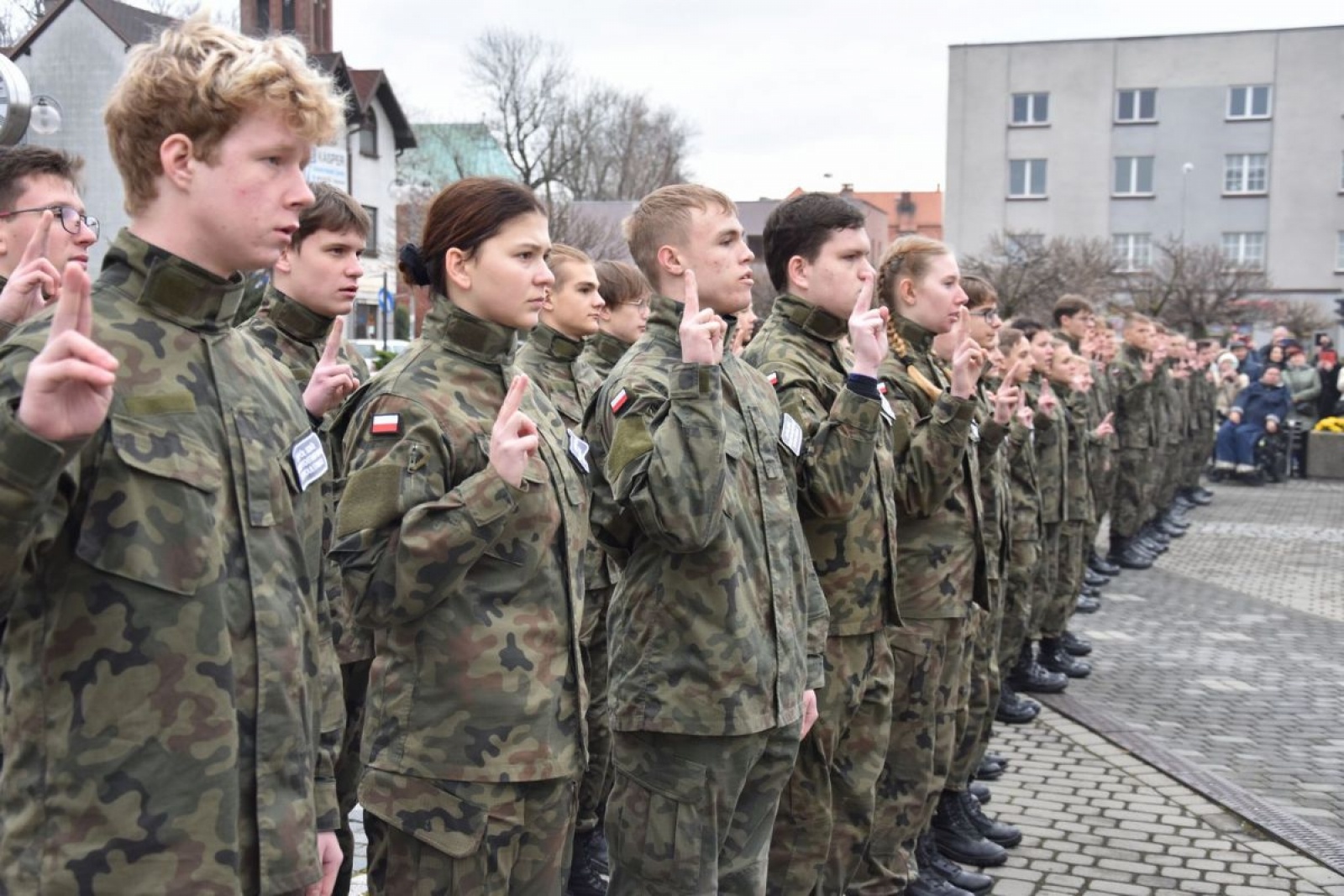 Zdjęcie w galerii na portalu naszwodzislaw.com: Klasy mundurowe z Rydułtów ślubowały [FOTO] wiadomości z regionu