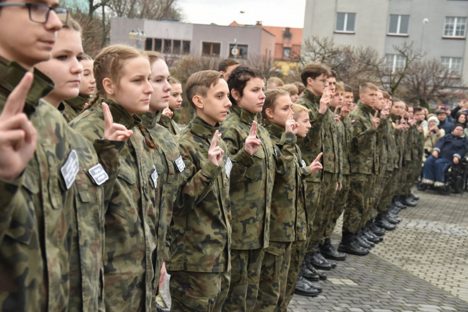Zdjęcie w galerii na portalu naszwodzislaw.com: Klasy mundurowe z Rydułtów ślubowały [FOTO] wiadomości z regionu