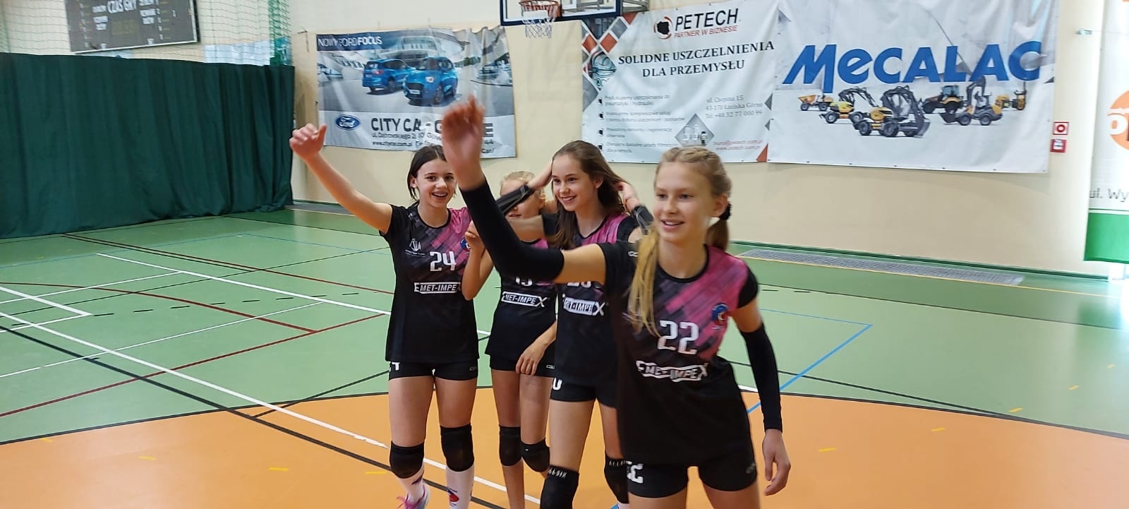 Zdjęcie w galerii na portalu naszwodzislaw.com: Bardzo pracowity weekend siatkarek wodzisławskiej Zorzy wiadomości z regionu