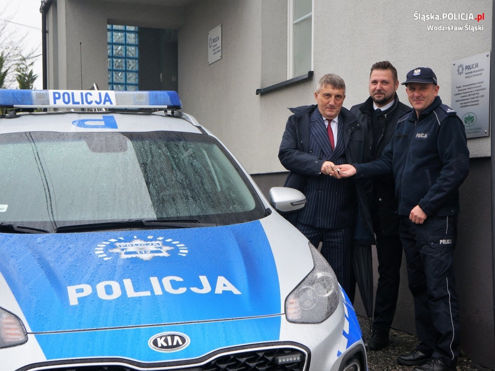 Zdjęcie w galerii na portalu naszwodzislaw.com: Nowy radiowóz zasiłił flotę gorzyckiego komisariatu wiadomości z regionu