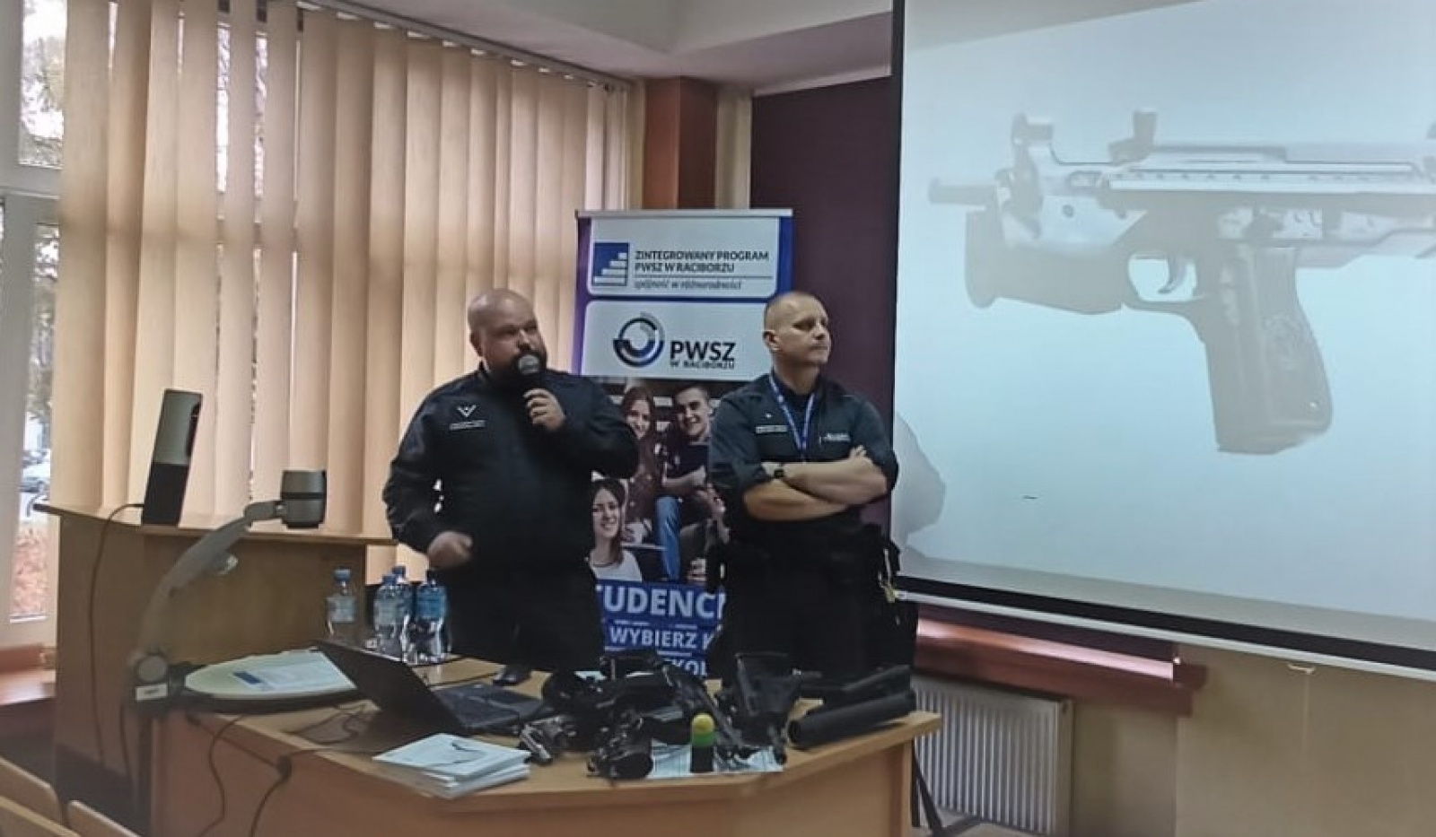 Zdjęcie w galerii na portalu naszwodzislaw.com: Nowe drogi, nowe możliwości. Służba Więzienna w PWSZ wiadomości z regionu