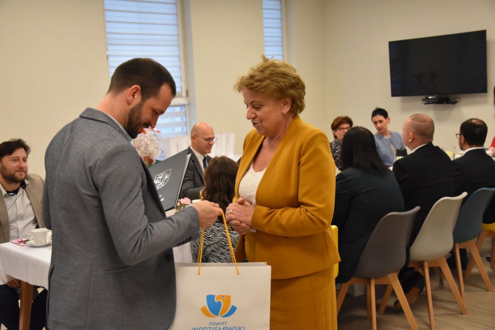 Zdjęcie w galerii na portalu naszwodzislaw.com: Pracownicy pomocy społecznej docenieni wiadomości z regionu