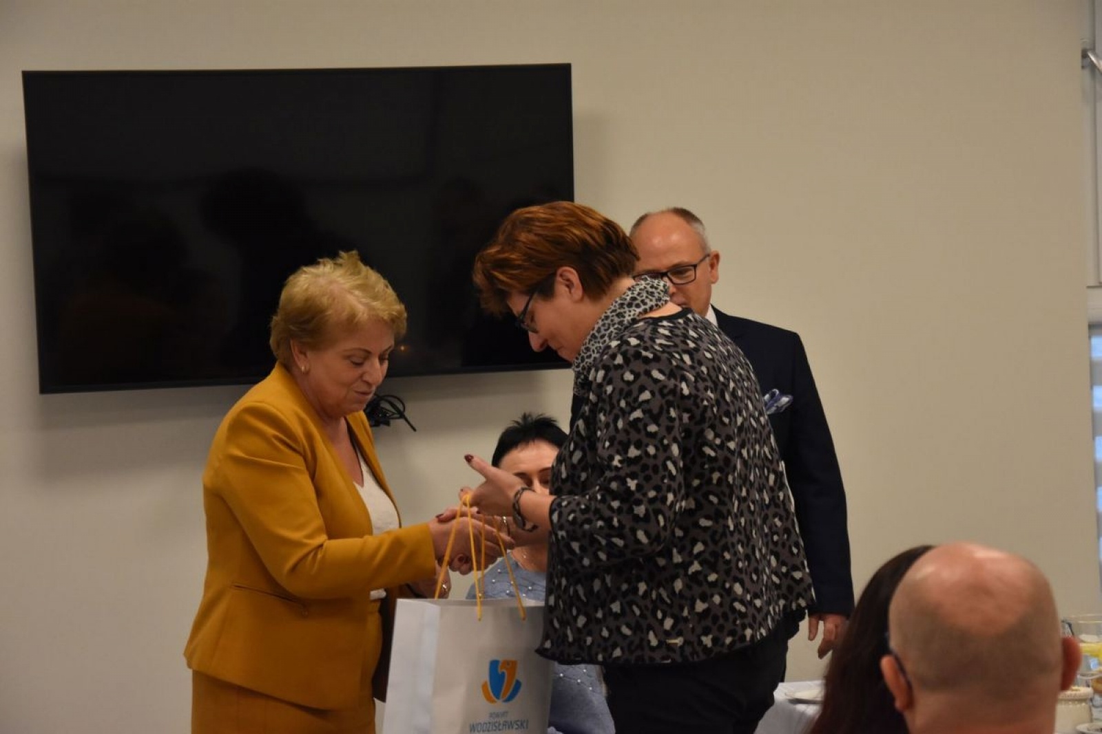 Zdjęcie w galerii na portalu naszwodzislaw.com: Pracownicy pomocy społecznej docenieni wiadomości z regionu