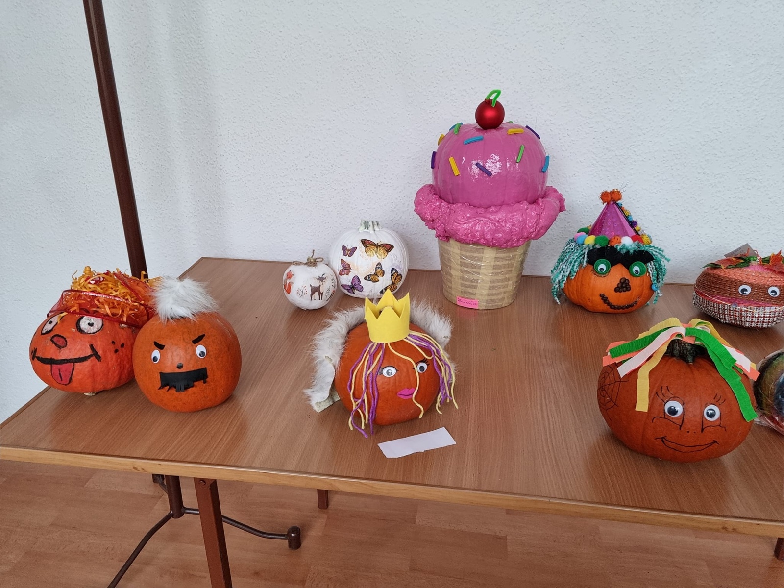 Zdjęcie w galerii na portalu naszwodzislaw.com: Wesołe dynie w wodzisławskiej SP28 wiadomości z regionu