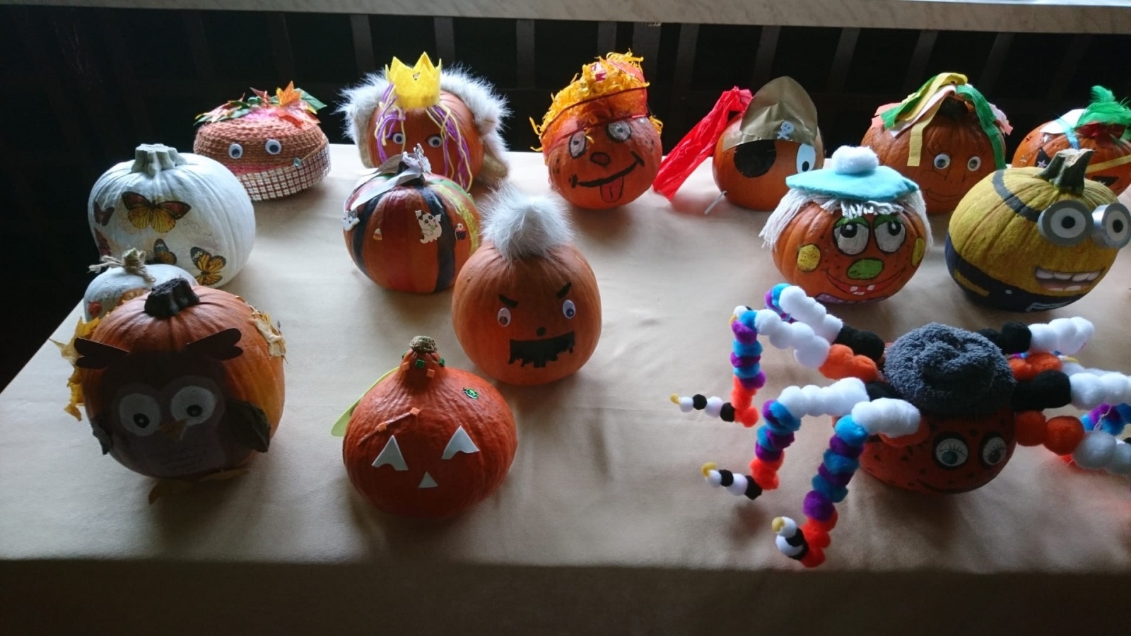 Zdjęcie w galerii na portalu naszwodzislaw.com: Wesołe dynie w wodzisławskiej SP28 wiadomości z regionu