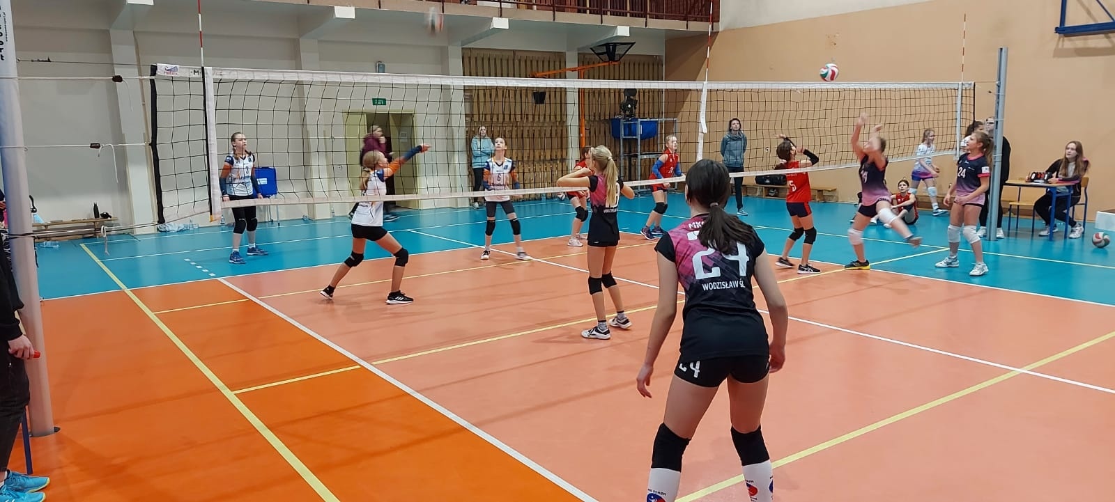 Zdjęcie w galerii na portalu naszwodzislaw.com: Siatkarki Zorzy na podium prestiżowego turnieju wiadomości z regionu