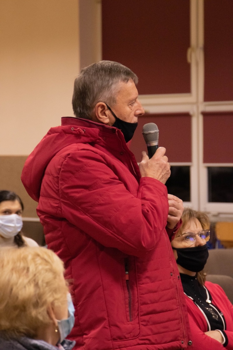 Zdjęcie w galerii na portalu naszwodzislaw.com: Rozmawiali na Starym Mieście i Wilchwach wiadomości z regionu