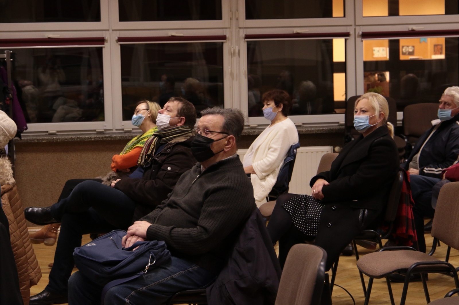 Zdjęcie w galerii na portalu naszwodzislaw.com: Rozmawiali na Starym Mieście i Wilchwach wiadomości z regionu