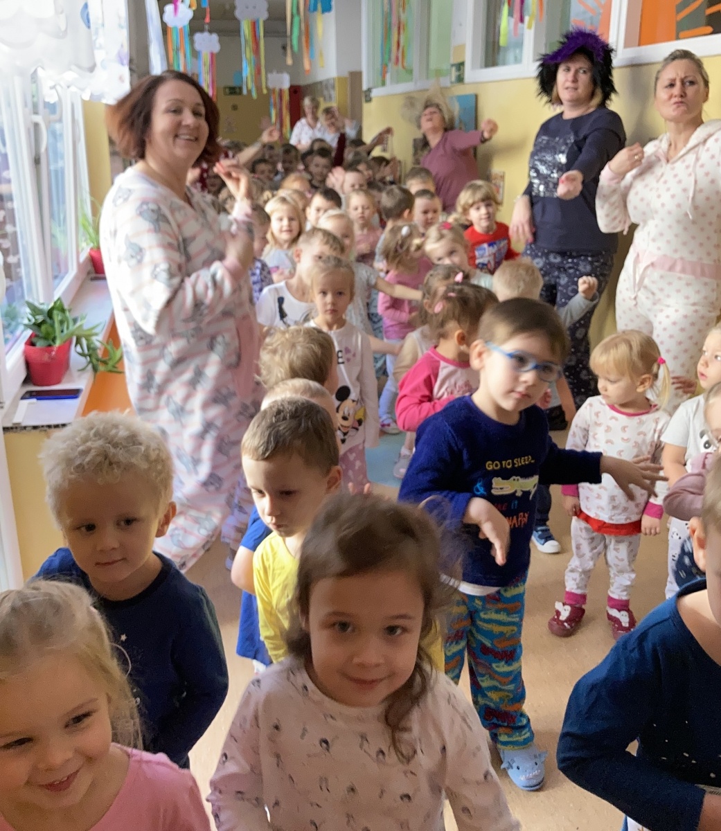 Zdjęcie w galerii na portalu naszwodzislaw.com: Piżama znakiem solidarności z chorymi dziećmi wiadomości z regionu