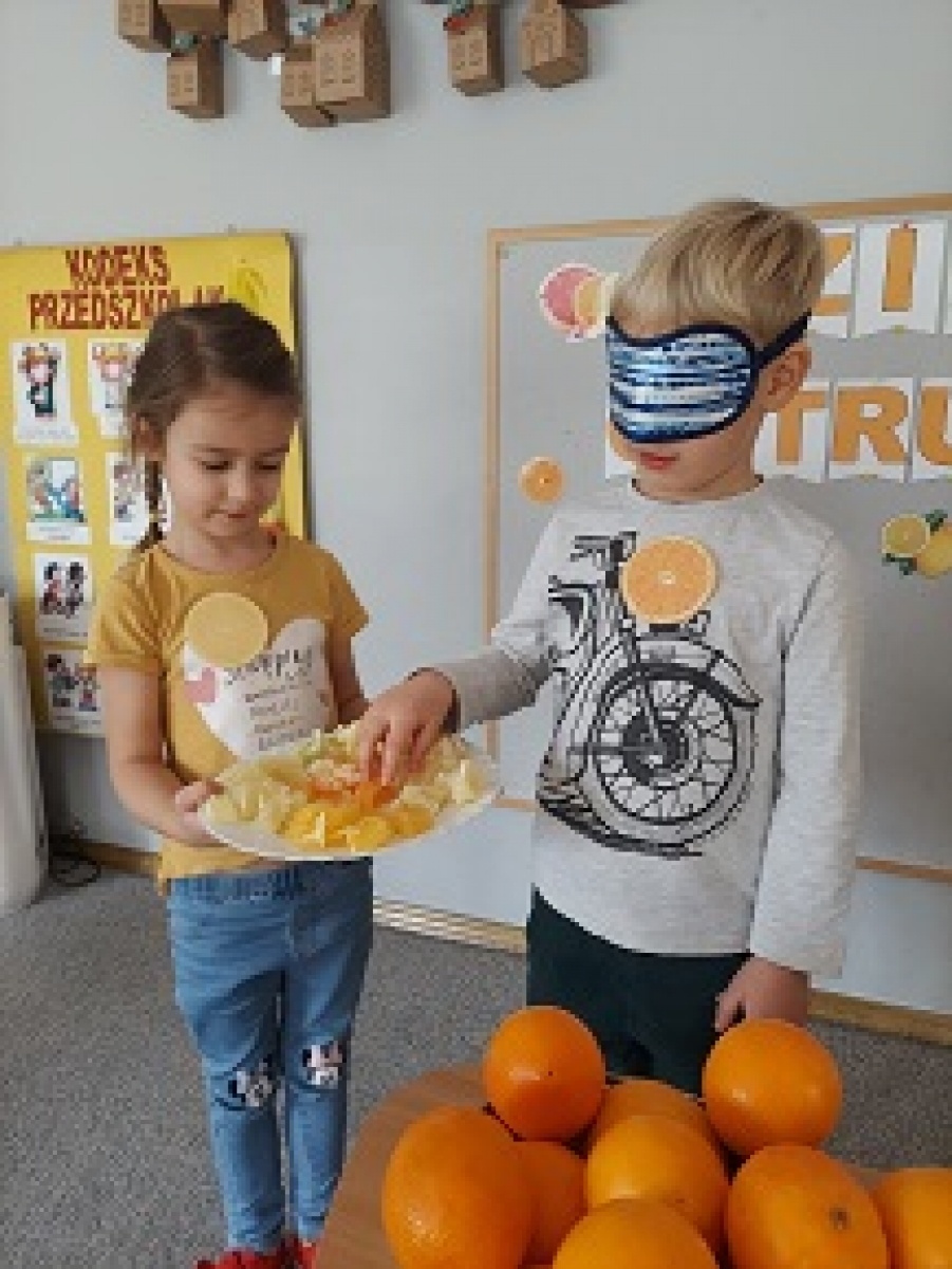 Zdjęcie w galerii na portalu naszwodzislaw.com: Święto cytrusów w wodzisławskim PP 6 wiadomości z regionu