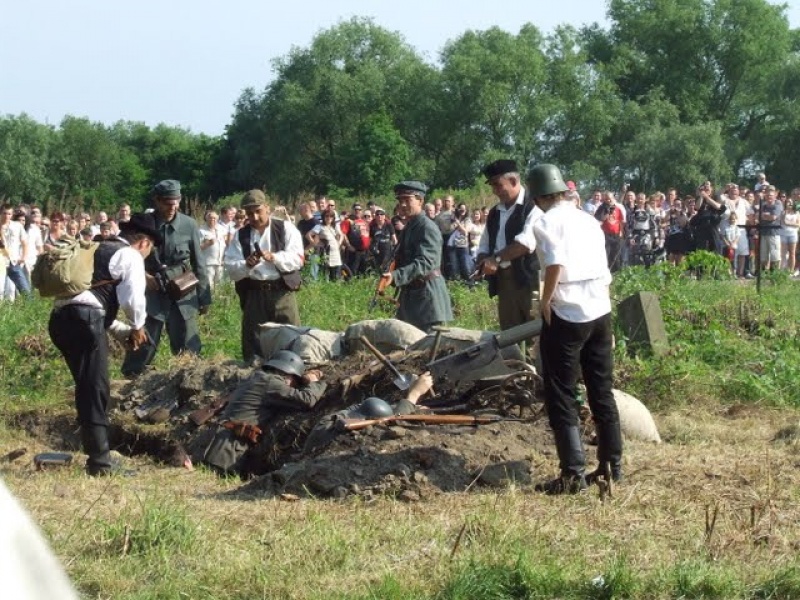 Zdjęcie w galerii na portalu naszwodzislaw.com: Inscenizacja bitwy Olzańskiej wiadomości z regionu