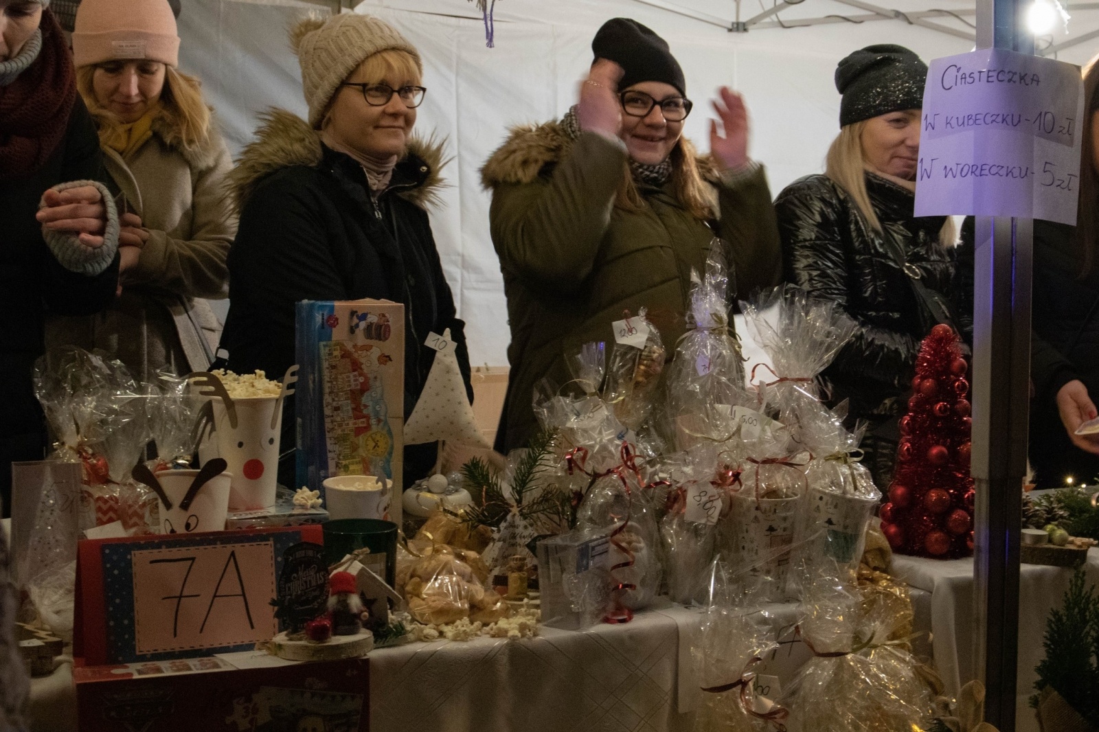 Zdjęcie w galerii na portalu naszwodzislaw.com: W Radlinie II spotkali się przy choince [FOTO] wiadomości z regionu