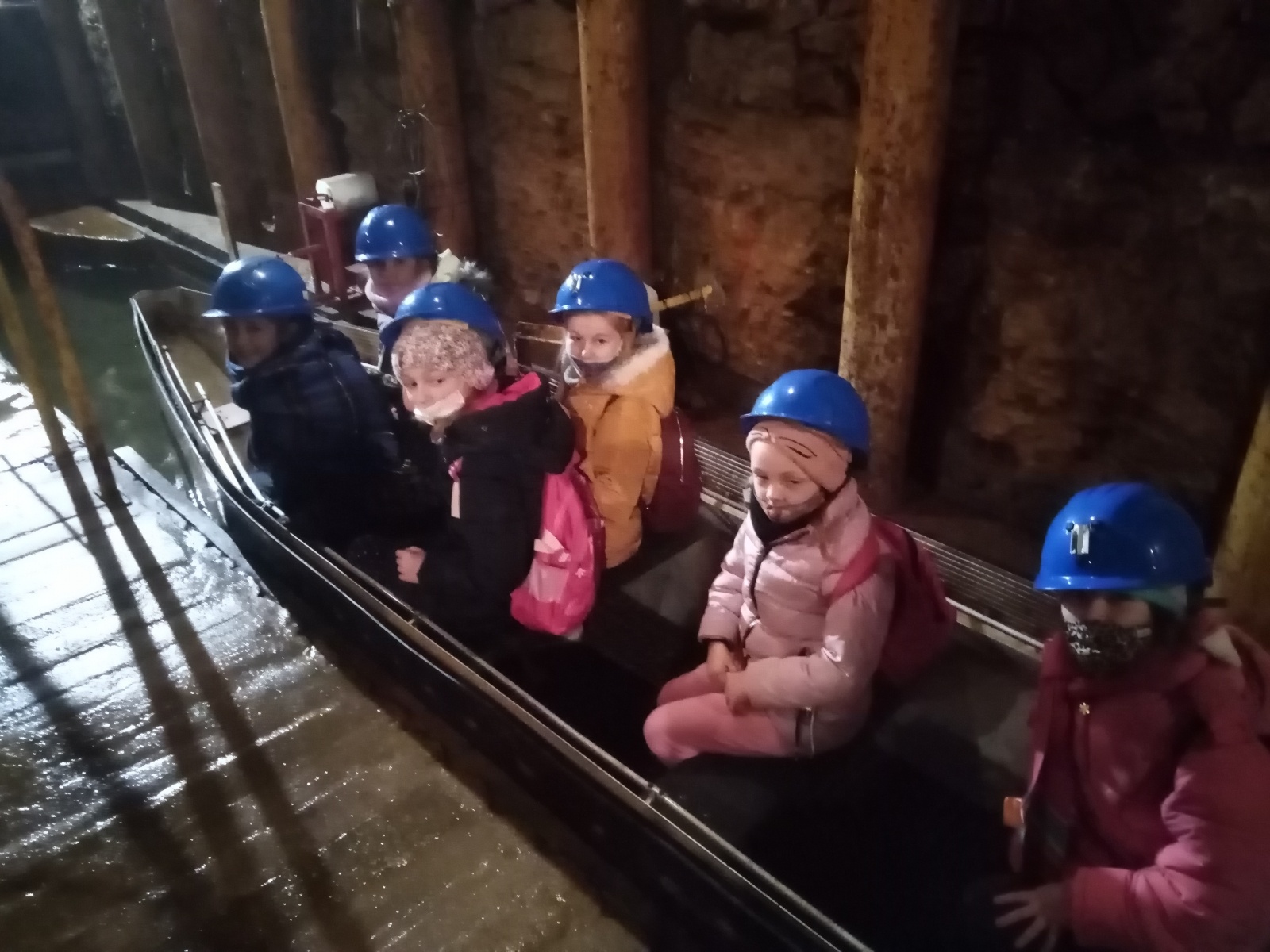 Zdjęcie w galerii na portalu naszwodzislaw.com: Uczniowie wodzisławskiej Piętnastki na wycieczce w kopalni srebra wiadomości z regionu