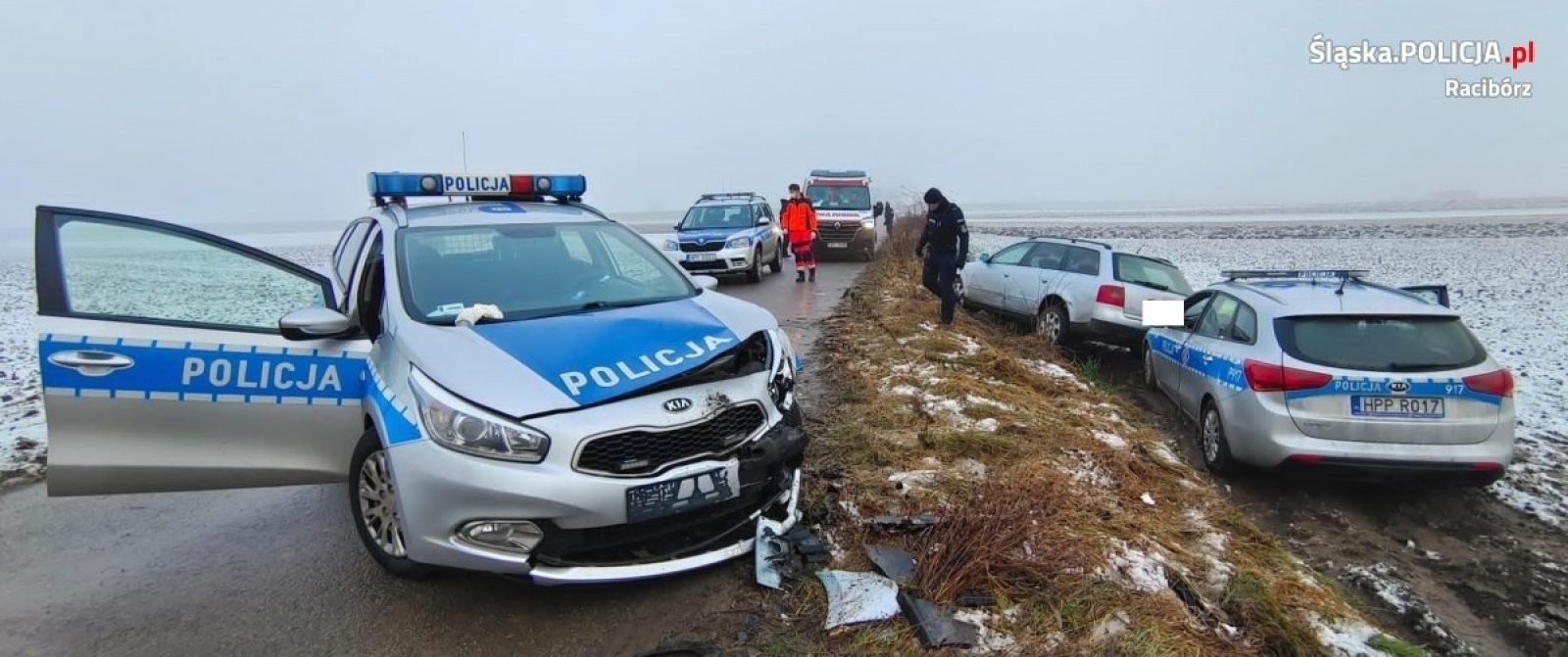 Zdjęcie w galerii na portalu naszwodzislaw.com: Próbował ukraść aluminiowe felgi. Rozbił dwa radiowozy wiadomości z regionu