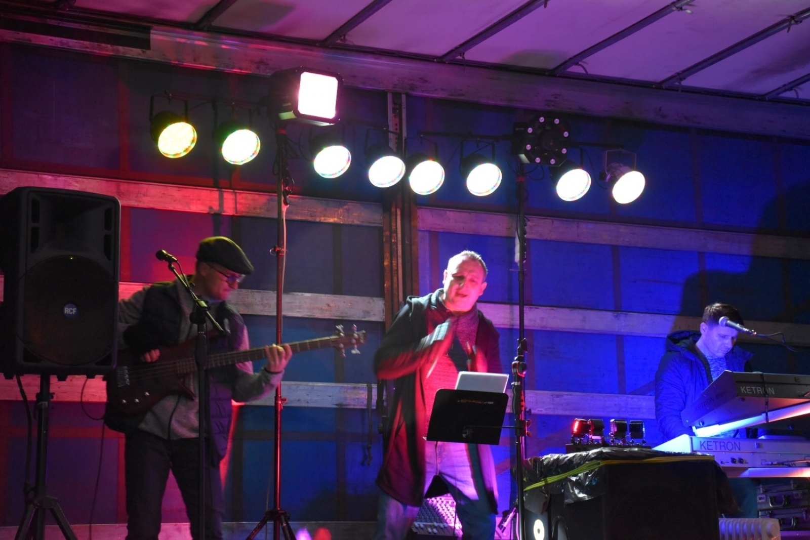 Zdjęcie w galerii na portalu naszwodzislaw.com: Kolejne wilchwiańskie spotkania przy choince za nami [FOTO] wiadomości z regionu