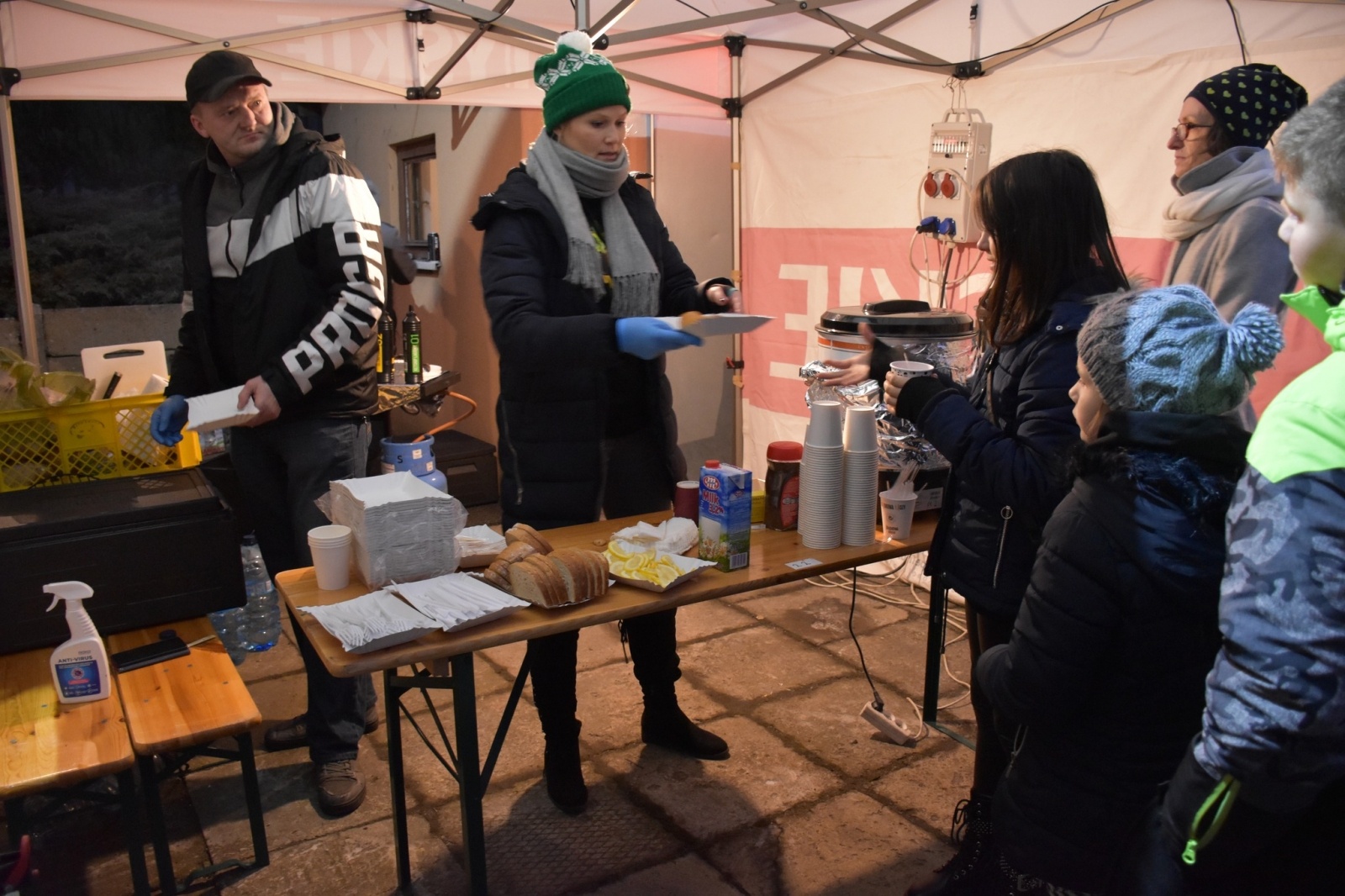 Zdjęcie w galerii na portalu naszwodzislaw.com: Kolejne wilchwiańskie spotkania przy choince za nami [FOTO] wiadomości z regionu