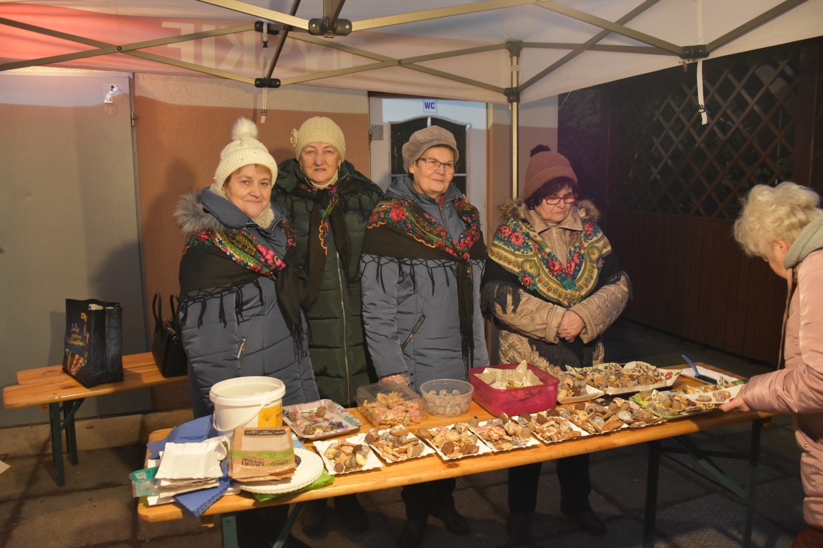 Zdjęcie w galerii na portalu naszwodzislaw.com: Kolejne wilchwiańskie spotkania przy choince za nami [FOTO] wiadomości z regionu