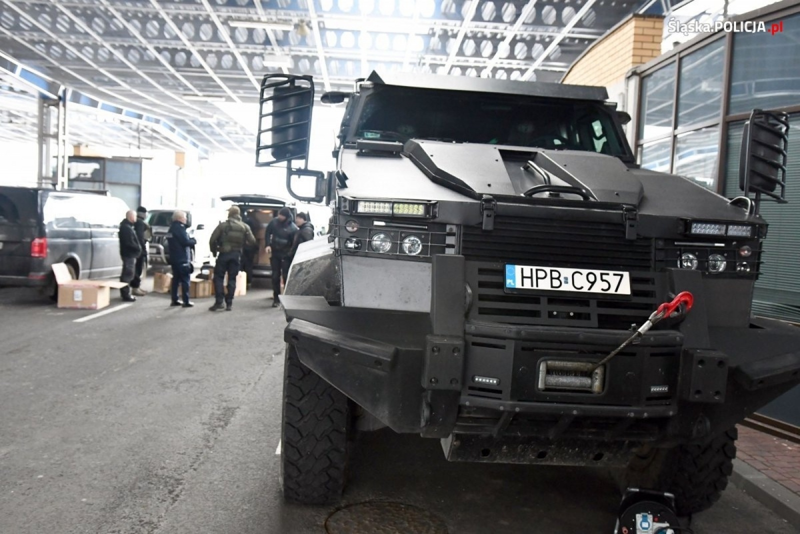 Zdjęcie w galerii na portalu naszwodzislaw.com: Dowództwo komendy wojewódzkiej wysłało paczki dla śląskich policjantów na granicy z Białorusią wiadomości z regionu