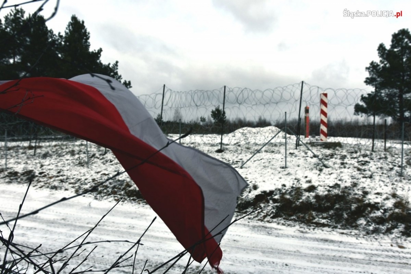 Zdjęcie w galerii na portalu naszwodzislaw.com: Dowództwo komendy wojewódzkiej wysłało paczki dla śląskich policjantów na granicy z Białorusią wiadomości z regionu