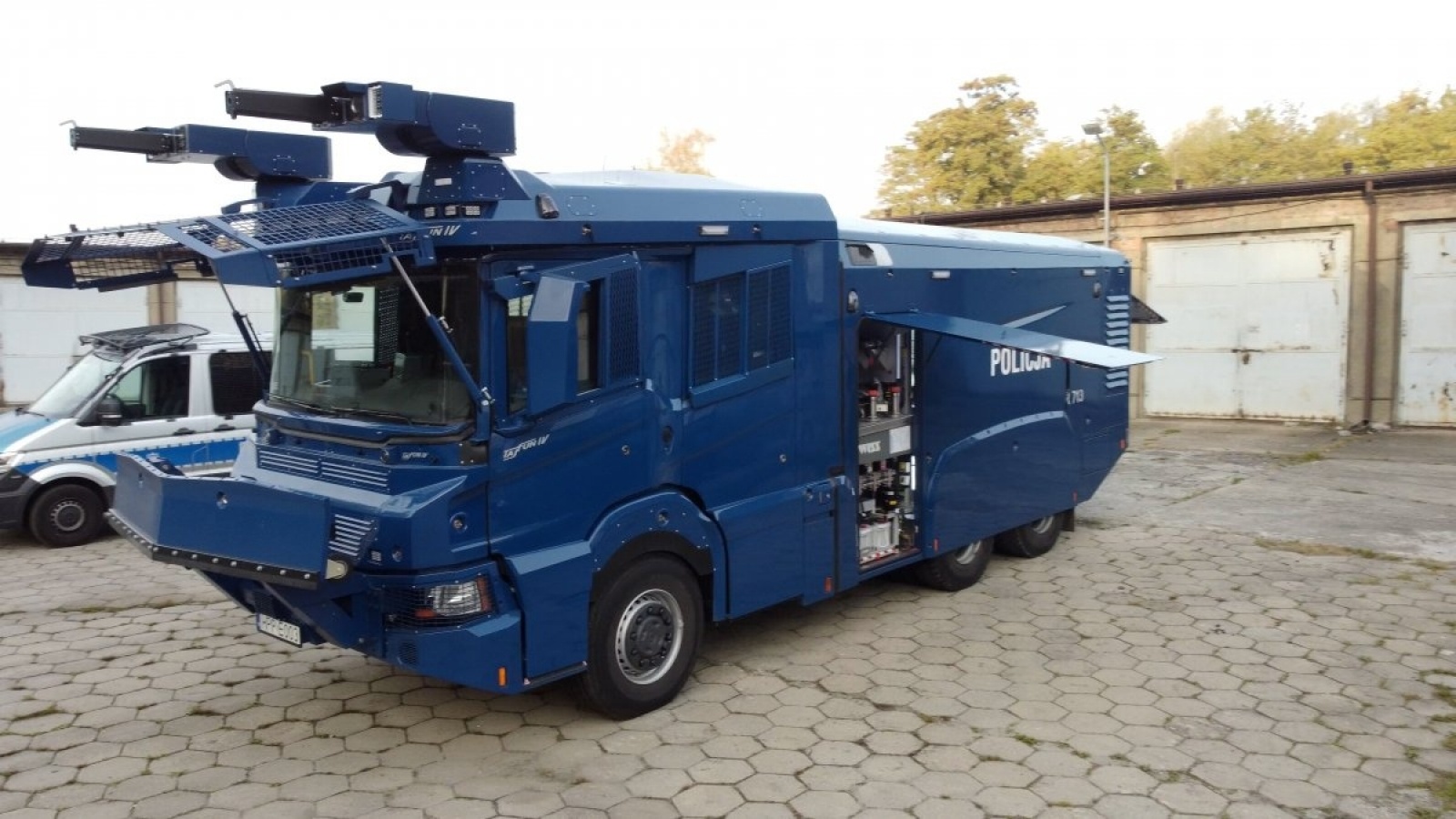 Zdjęcie w galerii na portalu naszwodzislaw.com: Śląska policja pokazała nowe radiowozy, w tym te nieoznakowane wiadomości z regionu