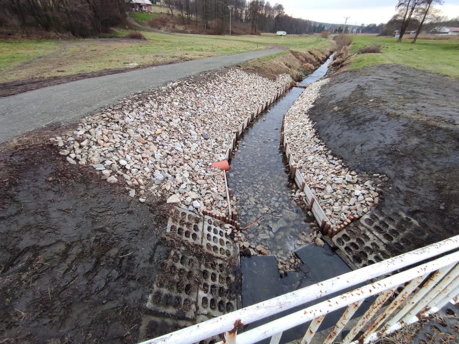 Zdjęcie w galerii na portalu naszwodzislaw.com: Leśnica, Lubomka i Syrynka bezpieczniejsze. Czas na Zawadkę wiadomości z regionu