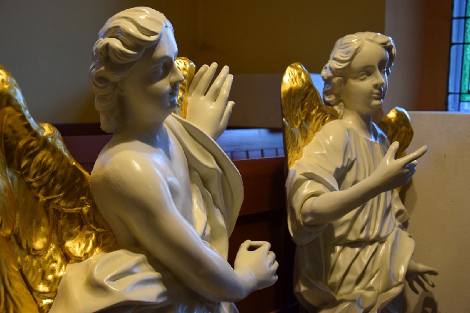 Zdjęcie w galerii na portalu naszwodzislaw.com: Odnowiono trzy rzeźby z drewnianego kościółka w Połomi wiadomości z regionu