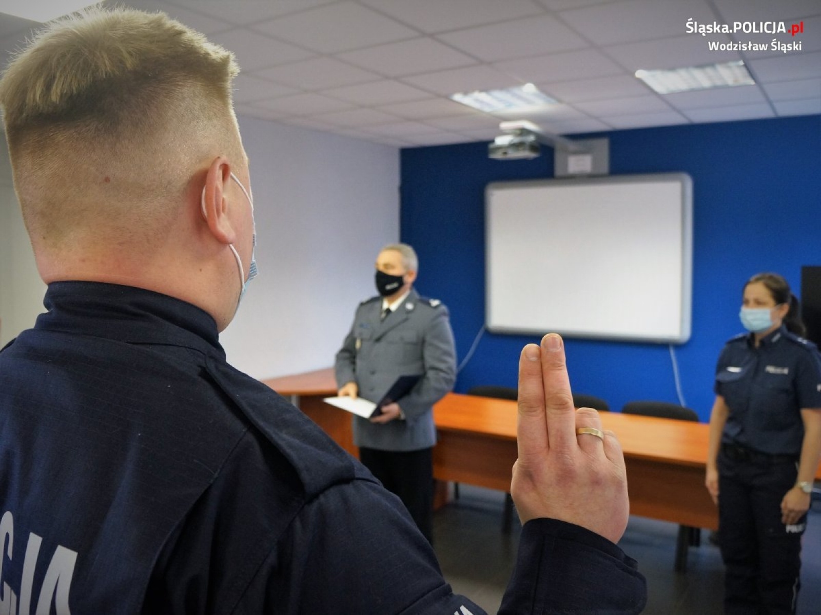 Zdjęcie w galerii na portalu naszwodzislaw.com: Nowi wodzisławscy funkcjonariusze ślubowali wiadomości z regionu