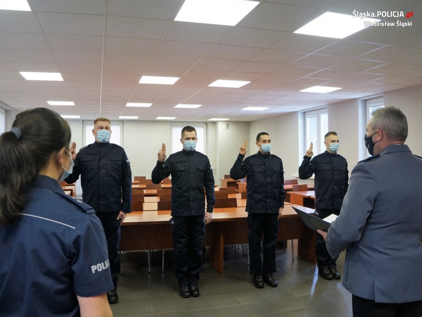 Zdjęcie w galerii na portalu naszwodzislaw.com: Nowi wodzisławscy funkcjonariusze ślubowali wiadomości z regionu