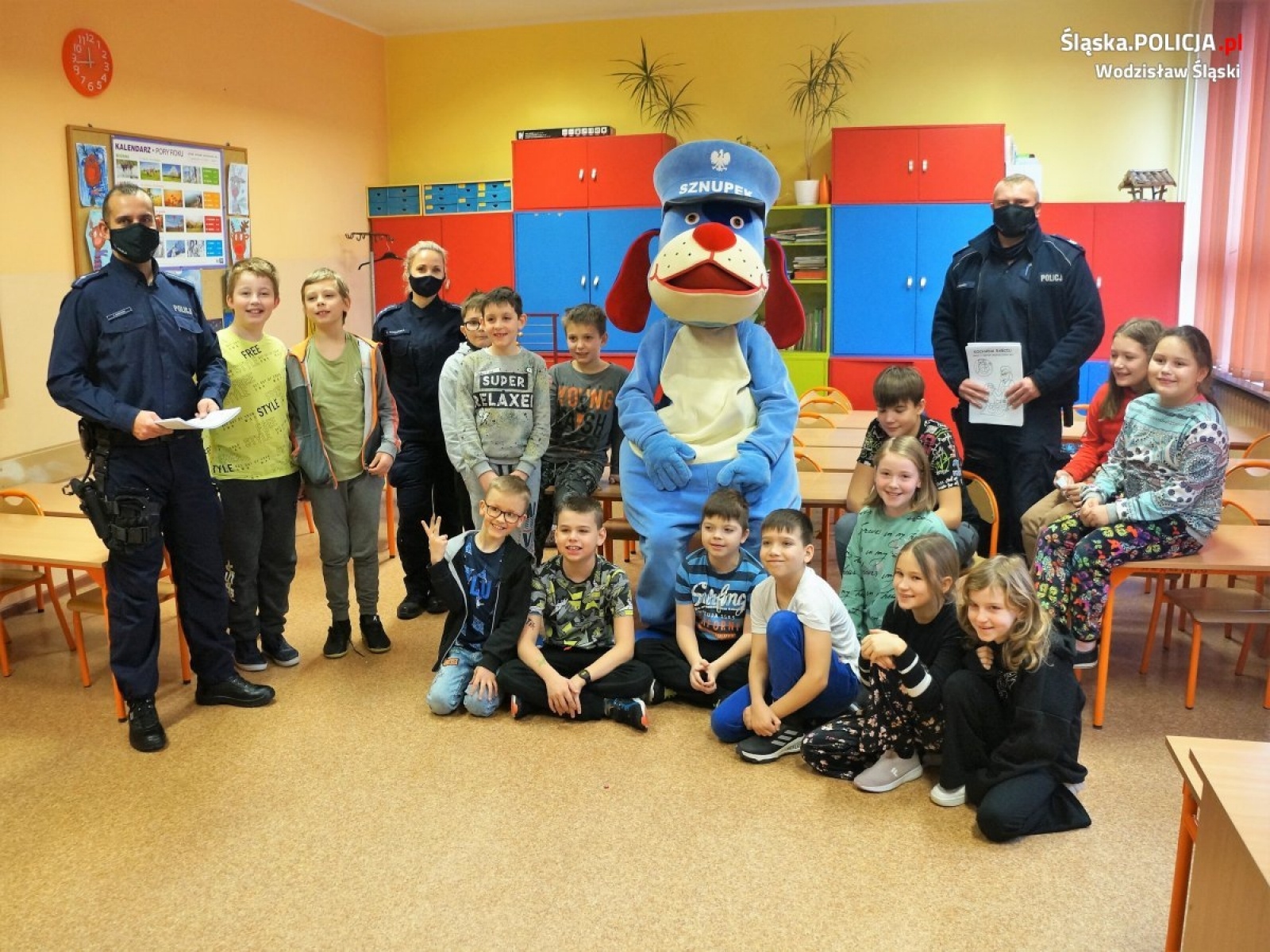 Zdjęcie w galerii na portalu naszwodzislaw.com: Wodzisławscy policjanci w trosce o babcie i dziadków wiadomości z regionu