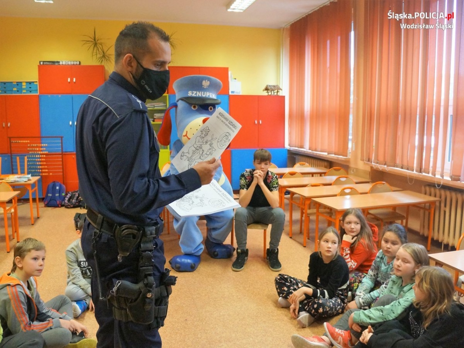 Zdjęcie w galerii na portalu naszwodzislaw.com: Wodzisławscy policjanci w trosce o babcie i dziadków wiadomości z regionu